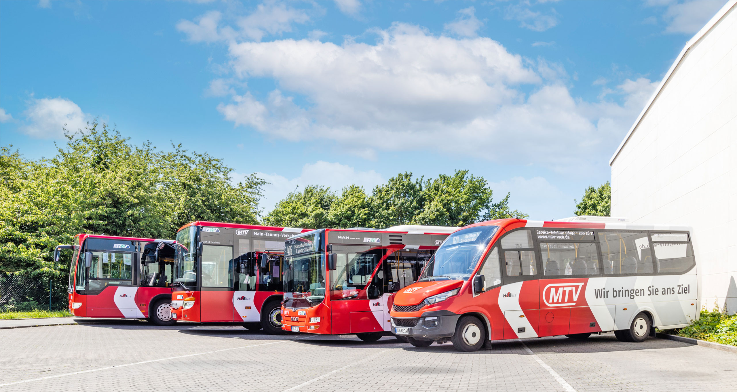 Der Busfuhrpark der MTV im einheitlichen Look.